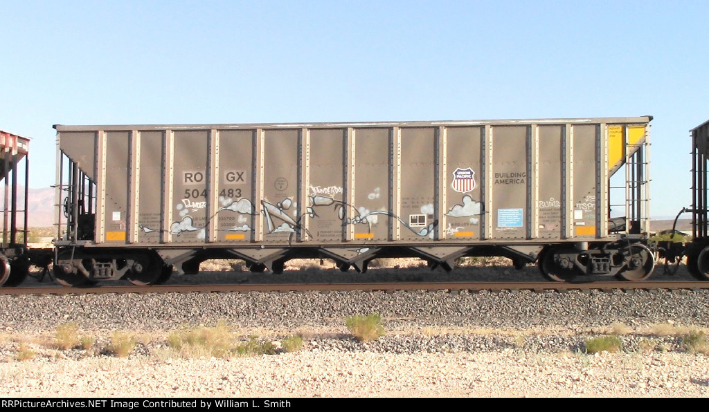 WB Unit Loaded Hooper Frt at Erie NV W-MdTrnSlv-Pshrs -97